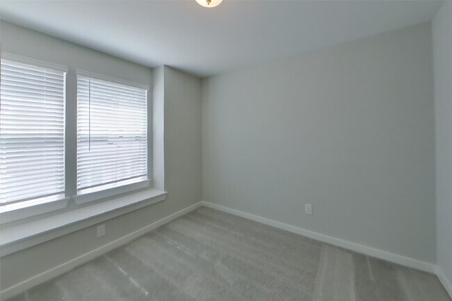 Building Photo - 22638 Terrazzo Dr