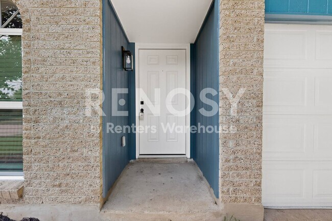 Building Photo - Carrollton GEM Ready For Move-in  ****Rent Concession - 2nd Month Free****