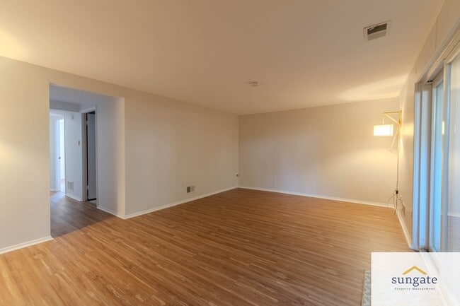 Building Photo - 12 Daria Ct