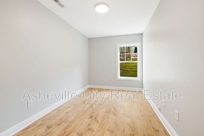 Building Photo - 84 Green Oak Rd