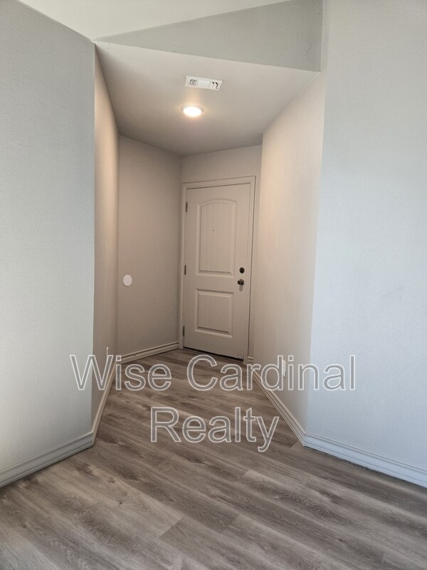 Building Photo - 17815 Private Rd 2160