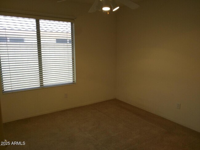 Building Photo - 1924 W Mockingbird Dr