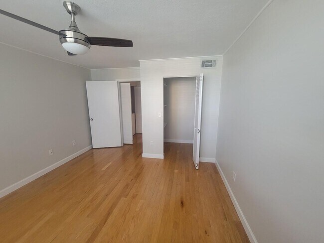 Building Photo - 180 Yacht Club Way