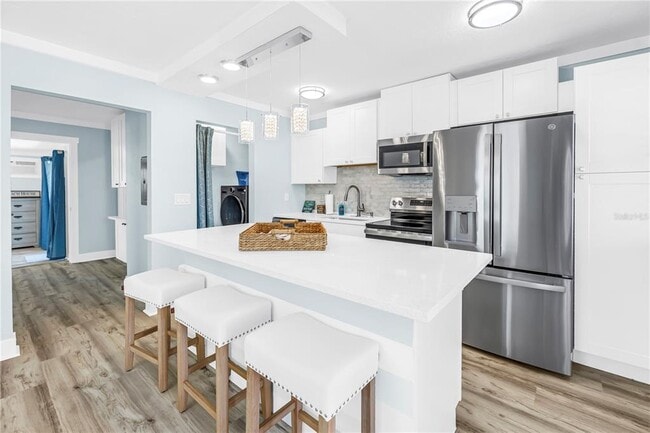 Building Photo - 6892 Gulf Winds Dr