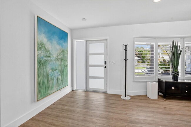 Building Photo - 891 Hickory Terrace