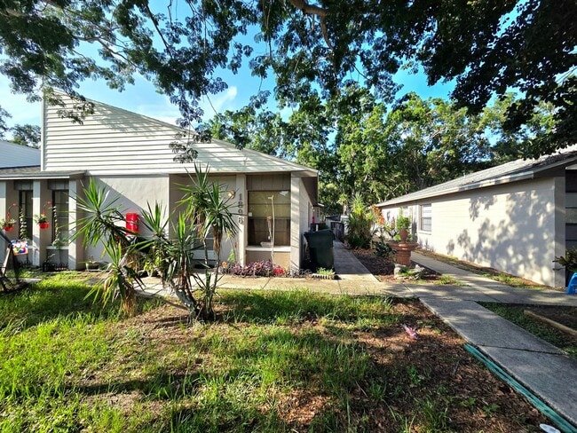 Building Photo - Beautiful 2 Bedroom, 2 Bathroom Apartment ...