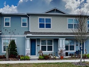 Building Photo - 637 Bayhawk St