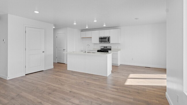 Building Photo - Brand-New Modern Townhome with Stunning Views!