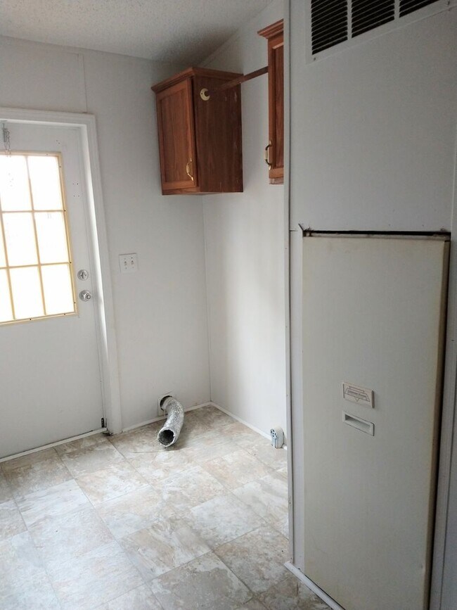 Building Photo - 239 Castlebury Ln