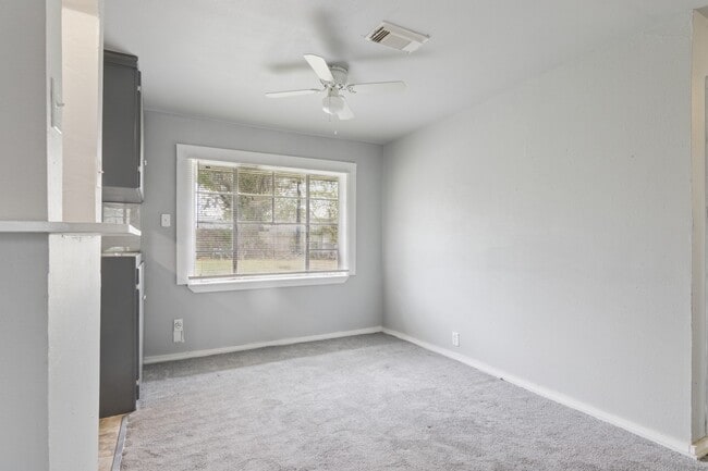 Building Photo - 9029 Homewood Ln