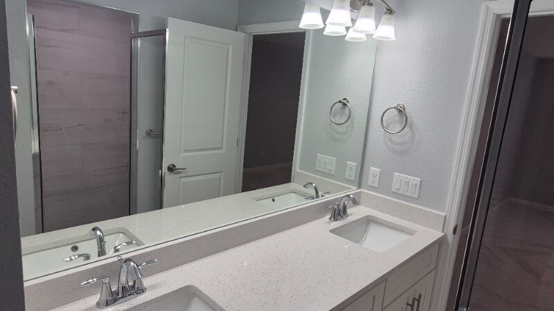 Building Photo - 661 Myra Ln NW