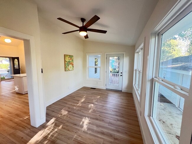 Building Photo - Pet Friendly, Remodeled Home in North Myrtle Beach! Three bedrooms, Available NOW!
