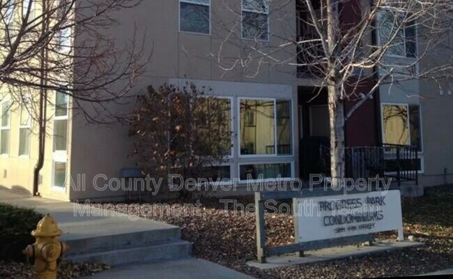 Building Photo - 5201 S Fox St