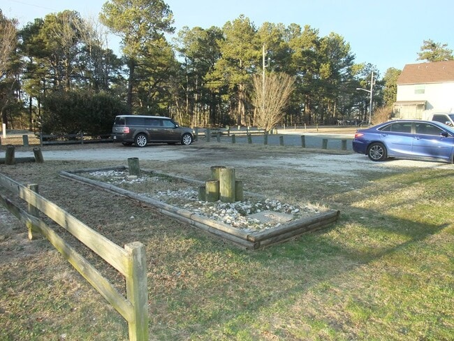 Building Photo - 3648 Ridge Rd