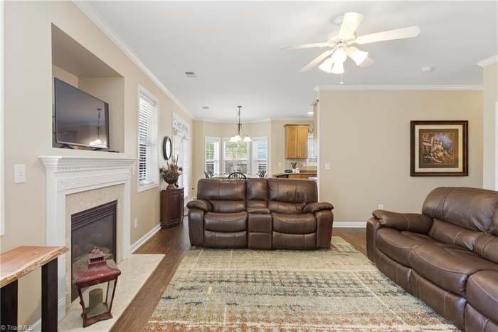 Building Photo - 2460 Alderbrook Dr