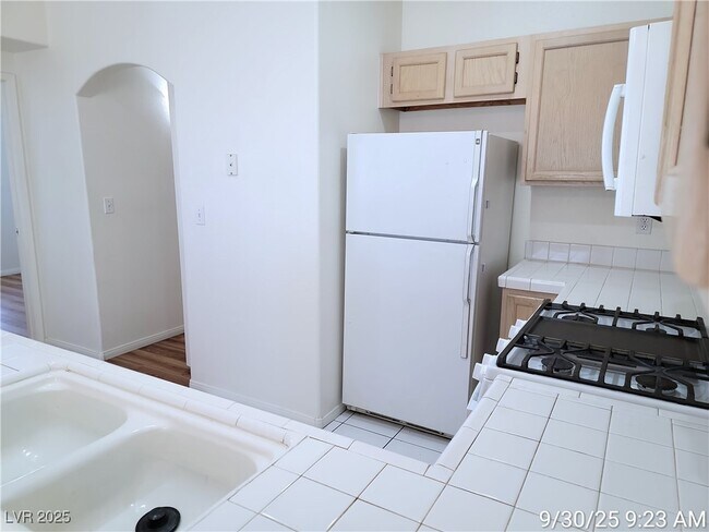 Building Photo - 6014 Vegas Dr