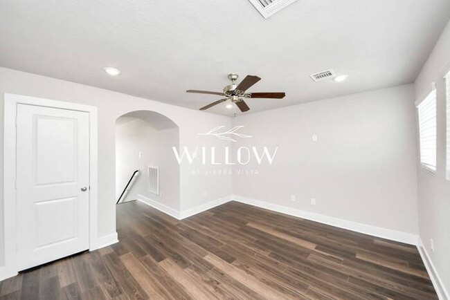 Building Photo - Incredible 3-Bedroom Home – 6 Weeks FREE R...