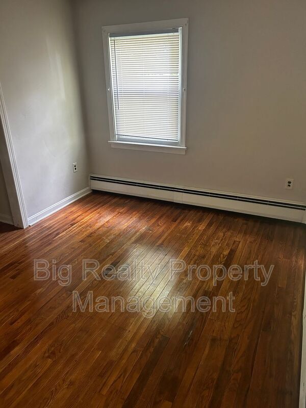 Building Photo - 38 Aldian Rd