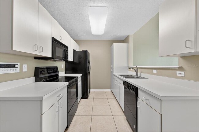 Building Photo - 4209 Brentwood Park Cir