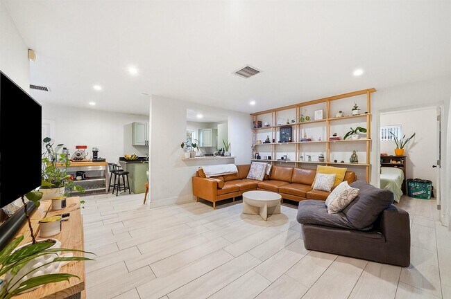 Building Photo - North 31st Avenue, Hollywood, FL 33021 - 3 BR 2 BA house
