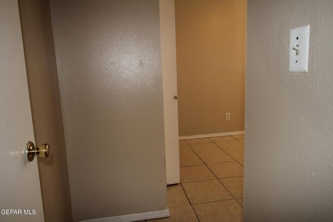 Building Photo - 10711 Ivanhoe Dr