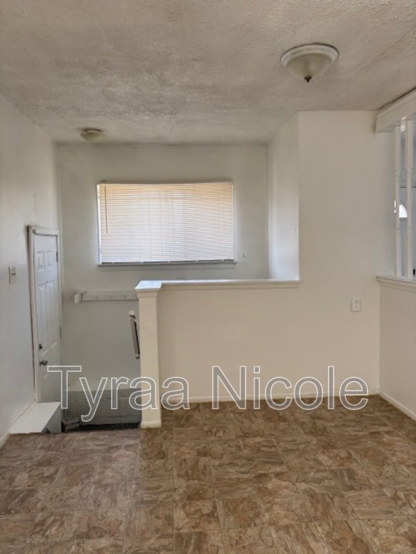 Building Photo - 11717 Outer Dr W