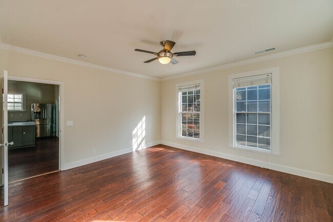 Building Photo - Newly Updated 4/3 in Howell Station w/ Ful...