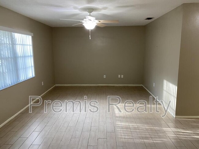 Building Photo - 14875 Cromwell Dr