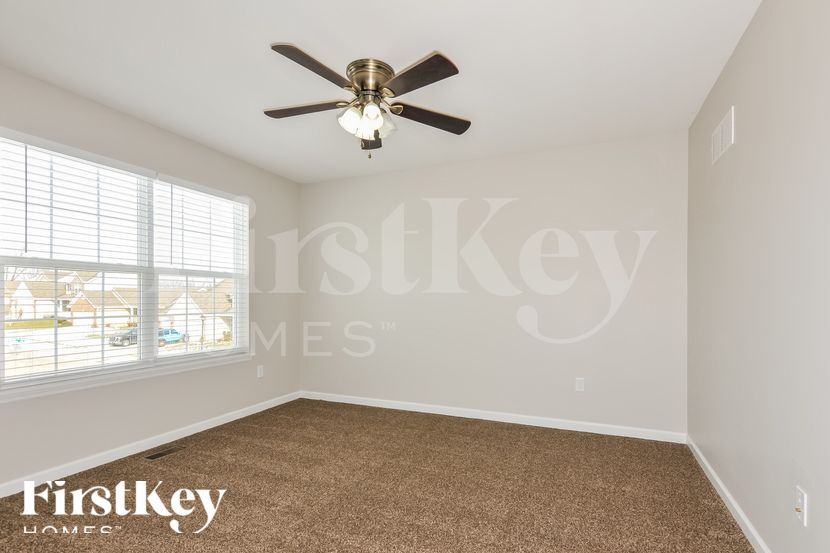 Building Photo - 120 Champions Ln