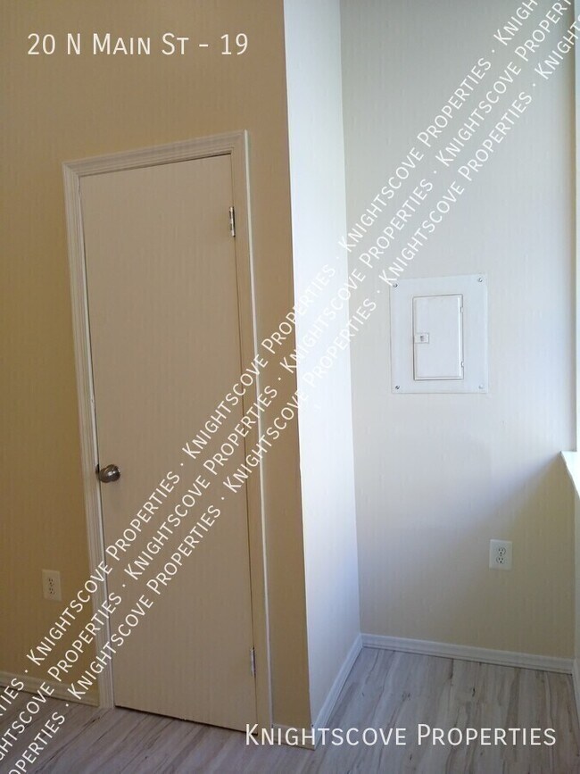 Building Photo - 20 N Main St