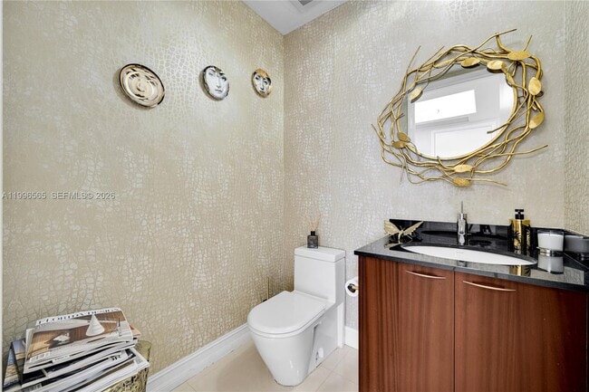 Building Photo - 15901 Collins Ave