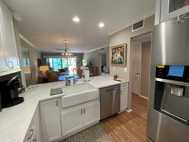 Building Photo - 2039 Gulf of Mexico Dr