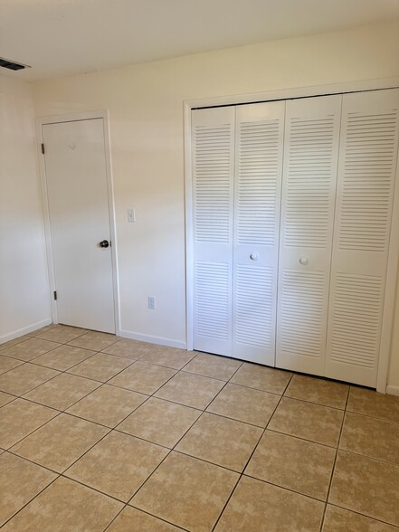 bedroom 2 - 912 La Salle Ave