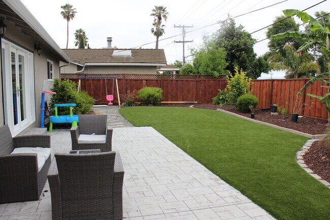 Building Photo - 1423 Piedmont Rd