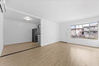 Building Photo - 376 N Ave 57