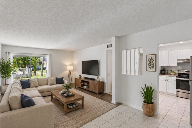 Building Photo - 495 SE 8th St