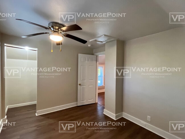 Building Photo - 370 S Main St