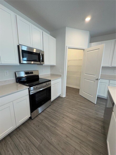 Building Photo - 4725 SW 83rd Lp
