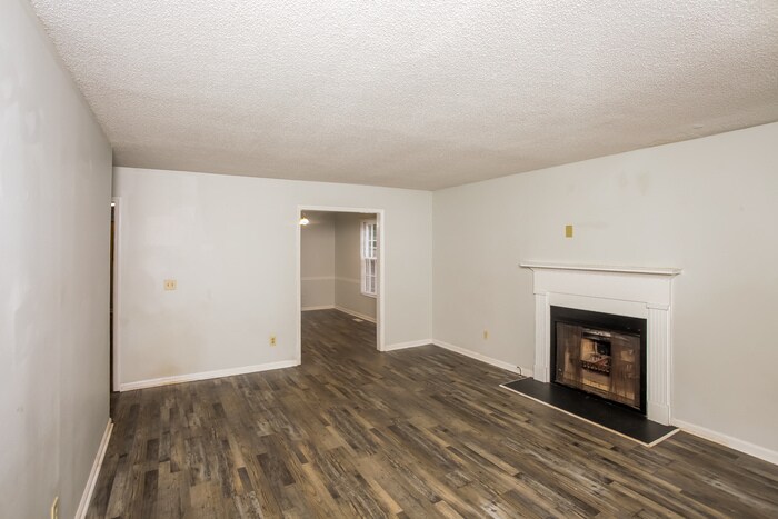 Building Photo - 1502 Willow Creek Ln