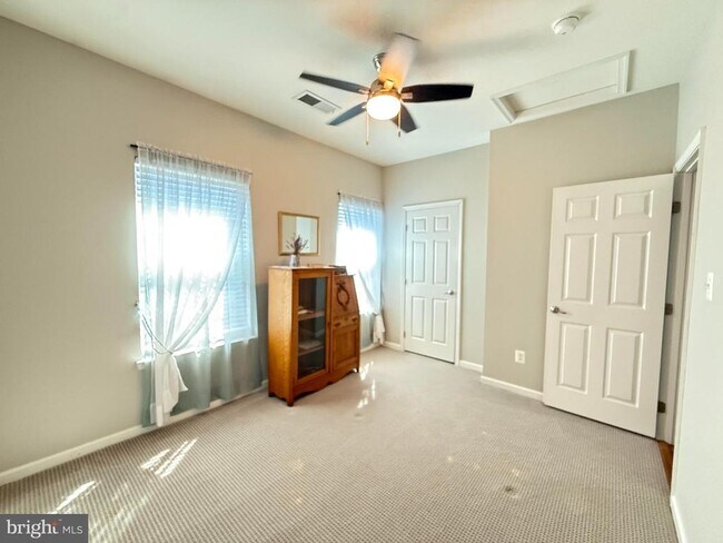 Building Photo - 14050 Cannondale Way