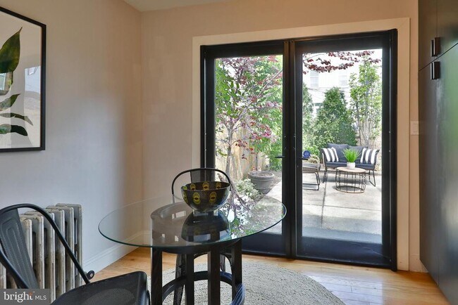 Building Photo - 2805 Poplar St