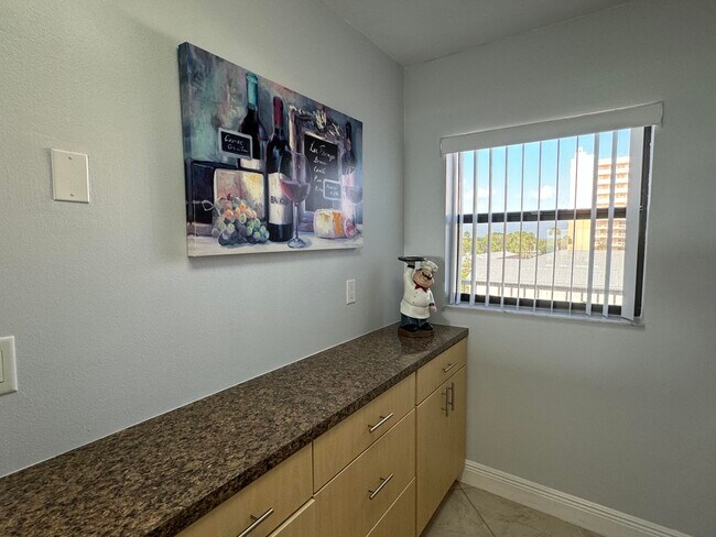 Building Photo - 5151 N Hwy A1A