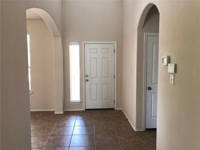 Building Photo - 18713 Falcon Pointe Blvd