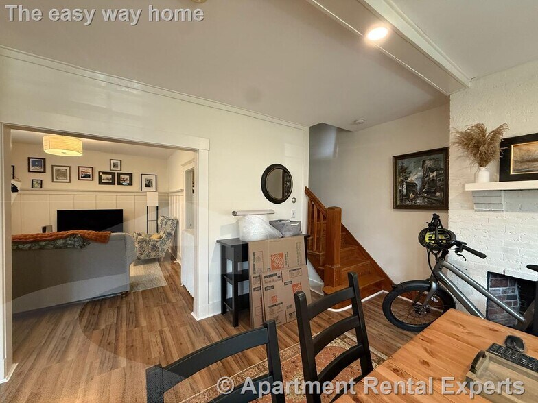 Building Photo - 3 A Lakeview St