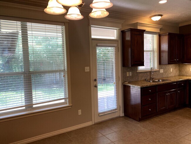 Building Photo - 8422 Alison Ave