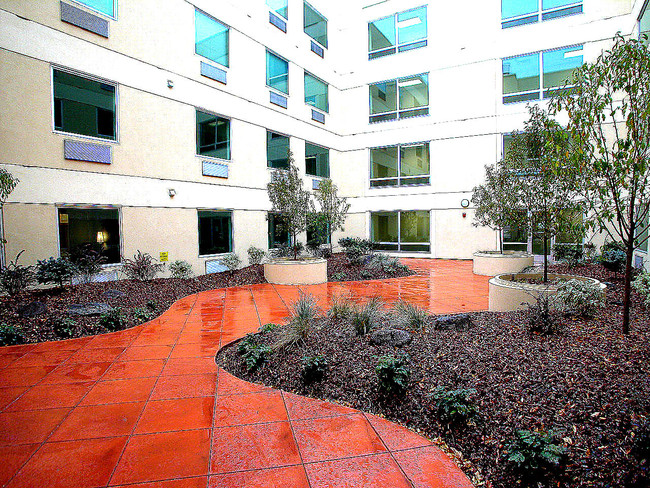 Primary Photo - Civic Plaza Apartments