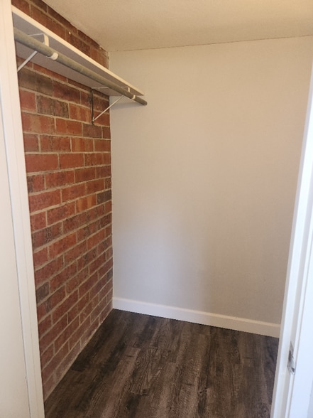 Building Photo - 6624 Dublin Loop W