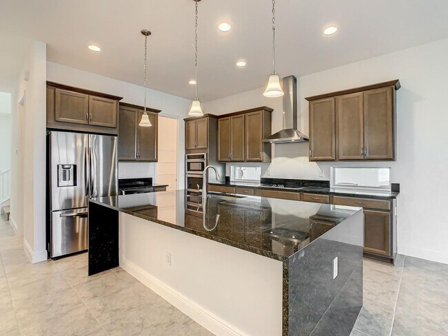 Building Photo - Eagle Creek Luxury Home
