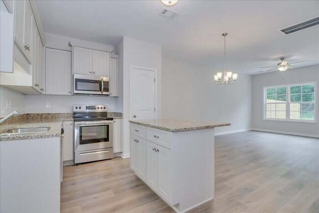Building Photo - Brand New Luxury Attached Home