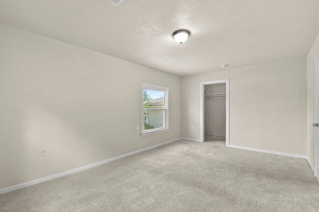 Building Photo - 1033 Cimarron St